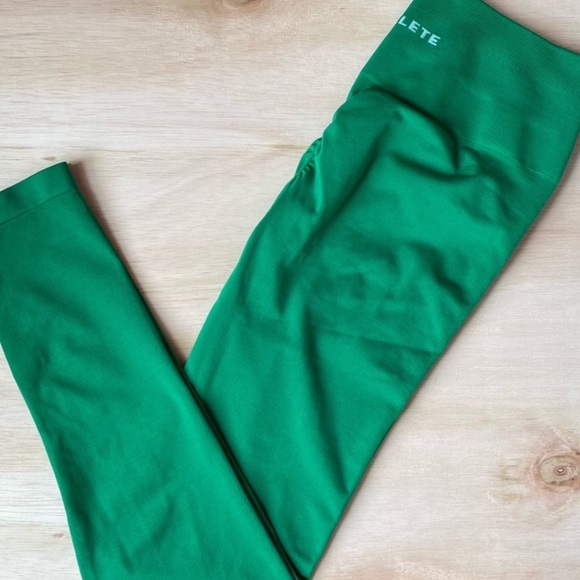 Alphalete Green Leggings - Picture 2 of 7